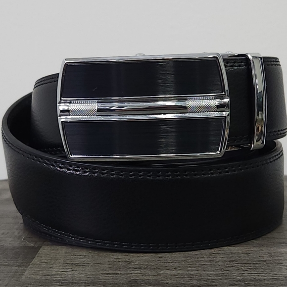 Mens Leather Ratchet belt 1 3/8 inch ,micro adjustable - Picture 1 of 8